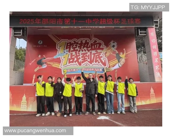 楠木铺足球明星队携手共创辉煌赛季展现青春活力与团队精神